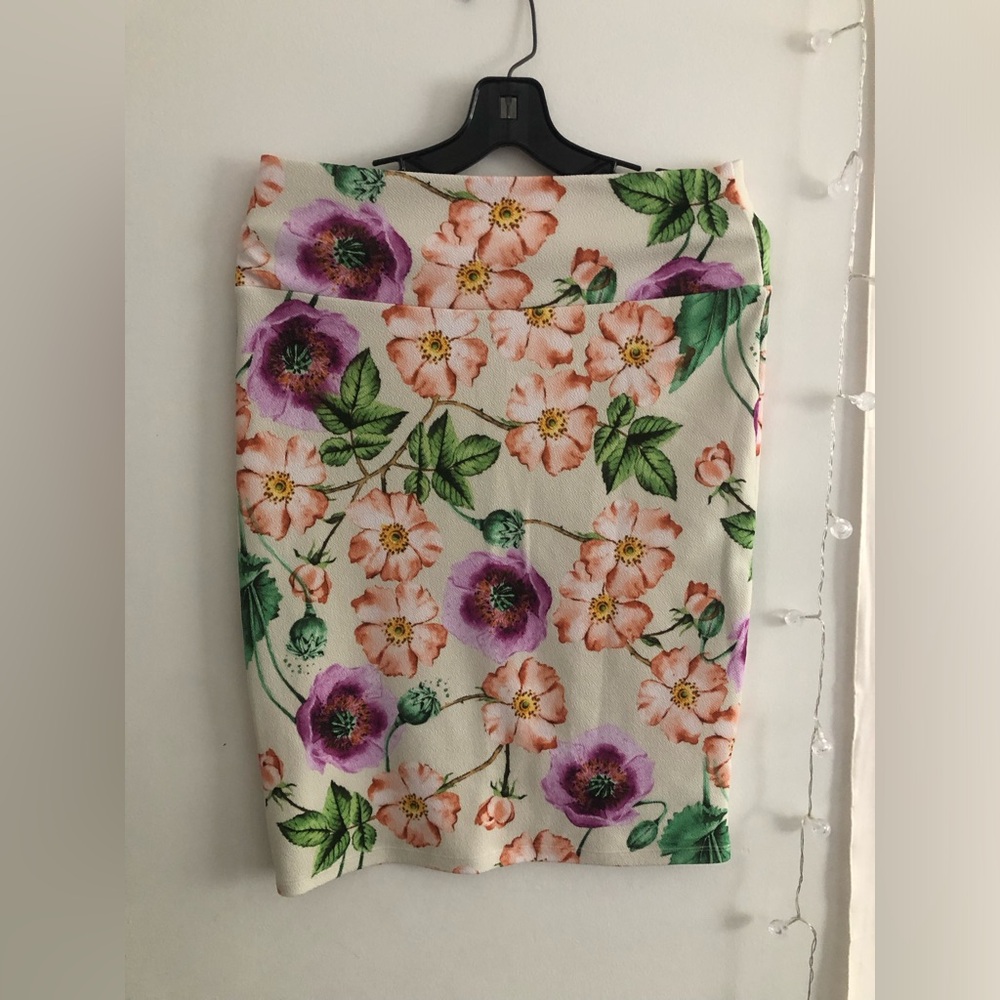 LulaRoe stretch floral skirt